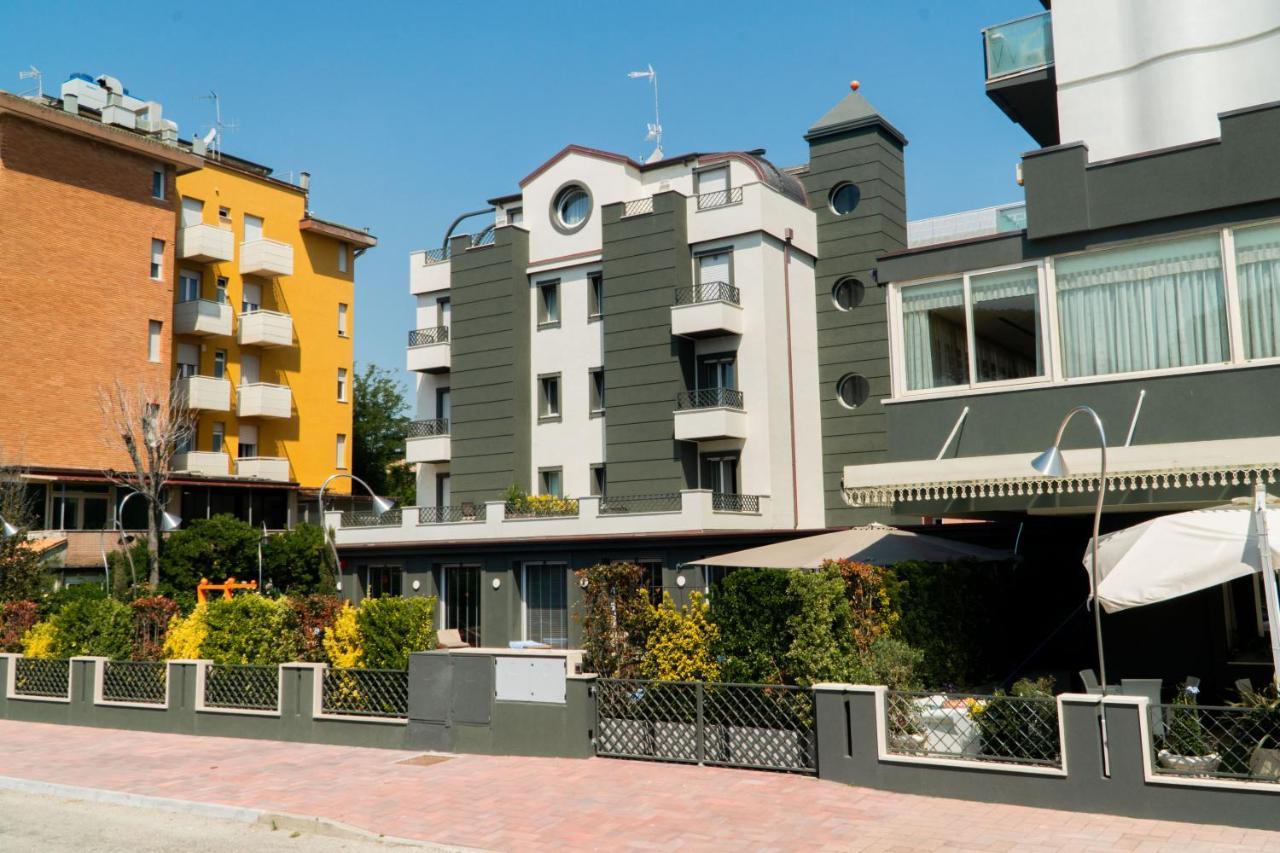 Brasil Seaview Hotel Milano Marittima Exterior foto